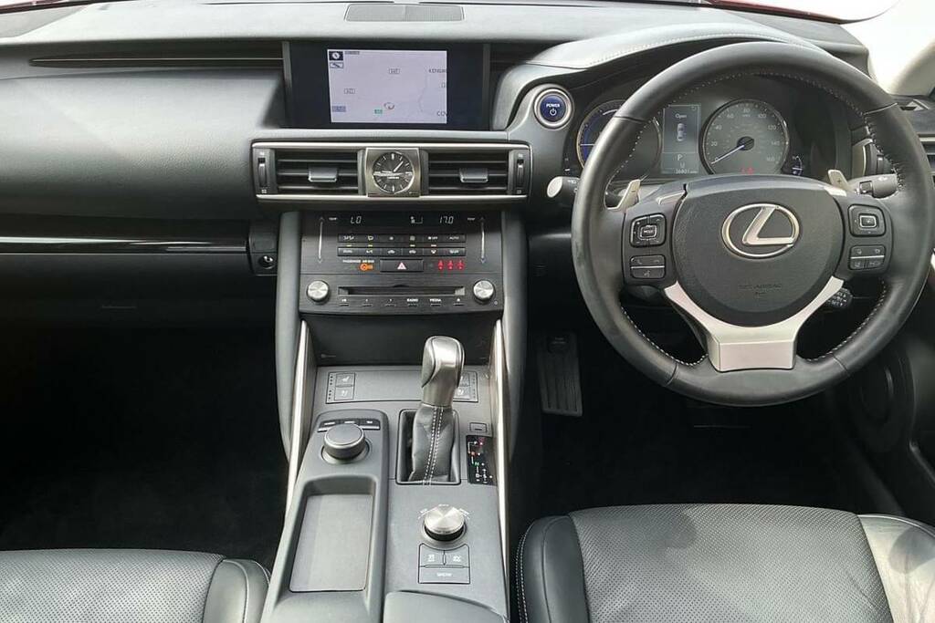 Lexus IS 300H Advance Cvt Premium Navigation Red #5
