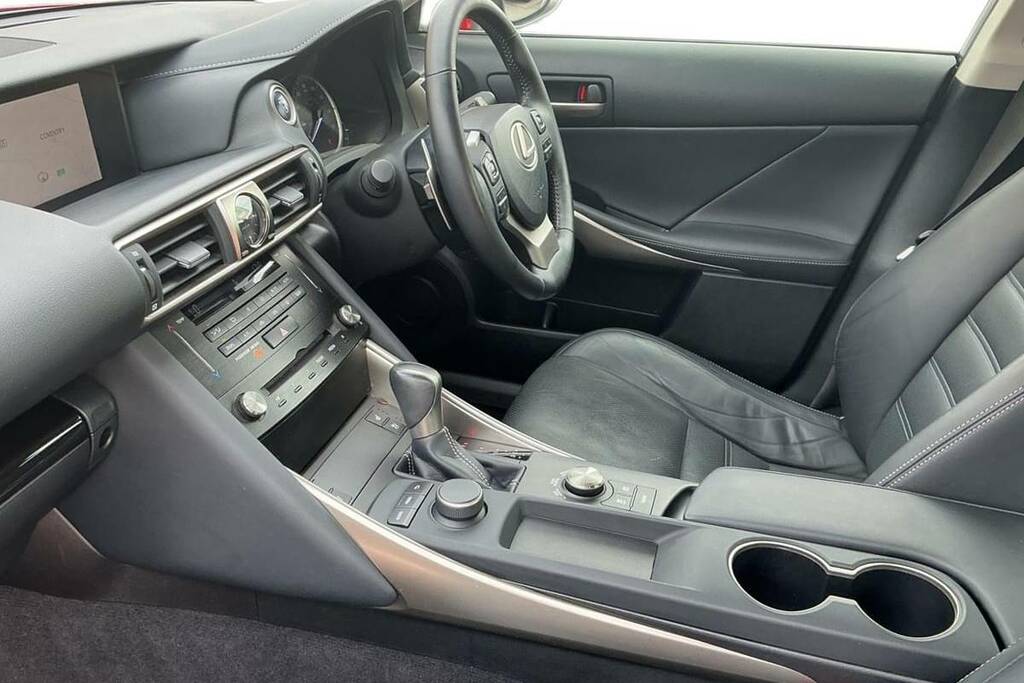 Lexus IS 300H Advance Cvt Premium Navigation Red #4