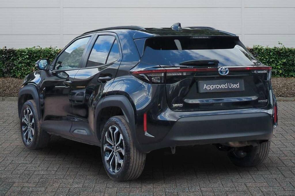 Toyota Yaris Cross 1.5 Hybrid Design Cvt Black #2