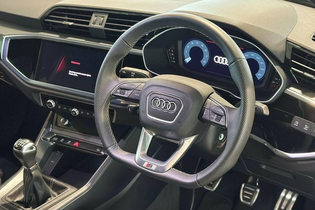 Audi Q3 1.5 Tfsi 35 Black Edition Sportback S T Blue #4