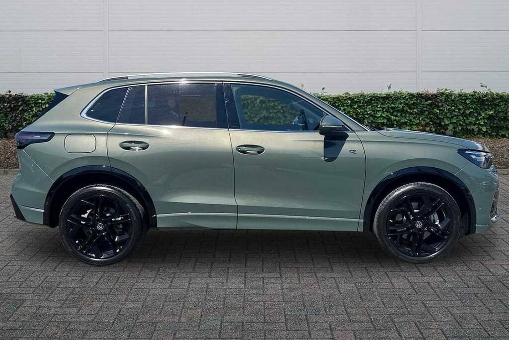 Volkswagen Tiguan 1.5 Tsi Ehybrid R-line Dsg VE26TTV Green #4