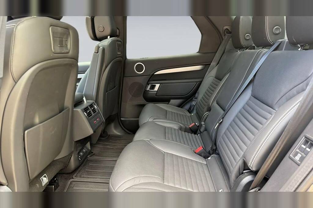 Land Rover Discovery 3.0 D350 Dynamic Hse Black #4