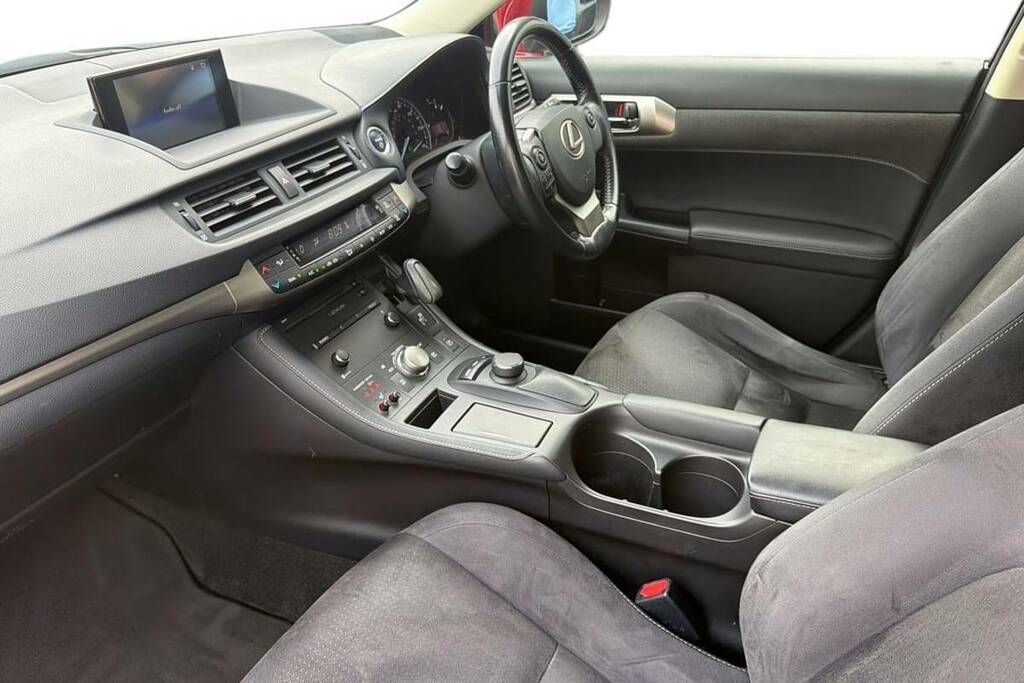 Lexus CT 200H 1.8 Advance Cvt Red #5