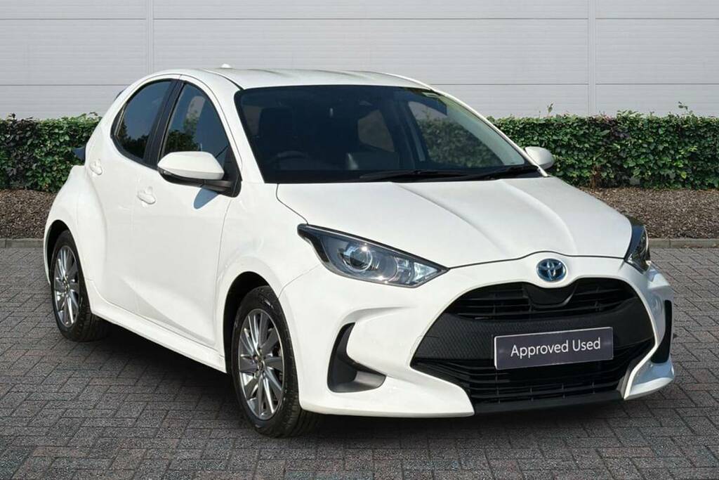 Toyota Yaris 1.5 Hybrid Icon Cvt White