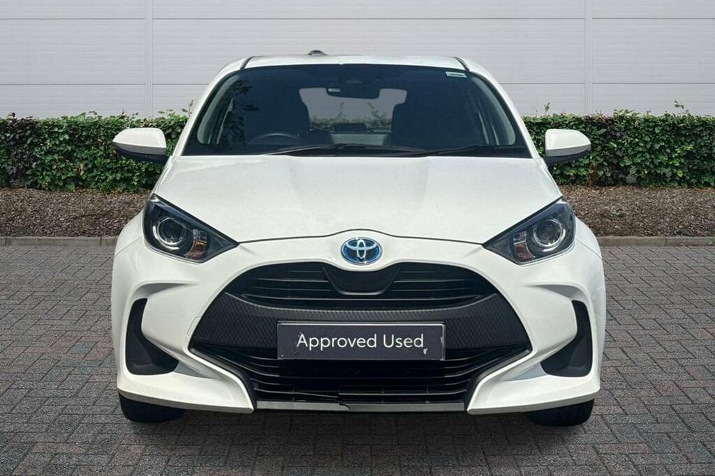 Toyota Yaris 1.5 Hybrid Icon Cvt VO24WKT White #3