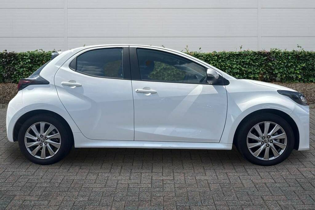 Toyota Yaris 1.5 Hybrid Icon Cvt VO24WKT White #5