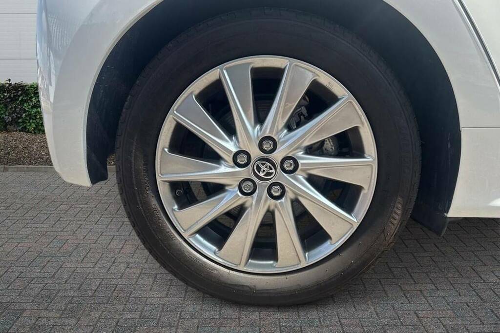 Toyota Yaris 1.5 Hybrid Icon Cvt VO24WKT White #6