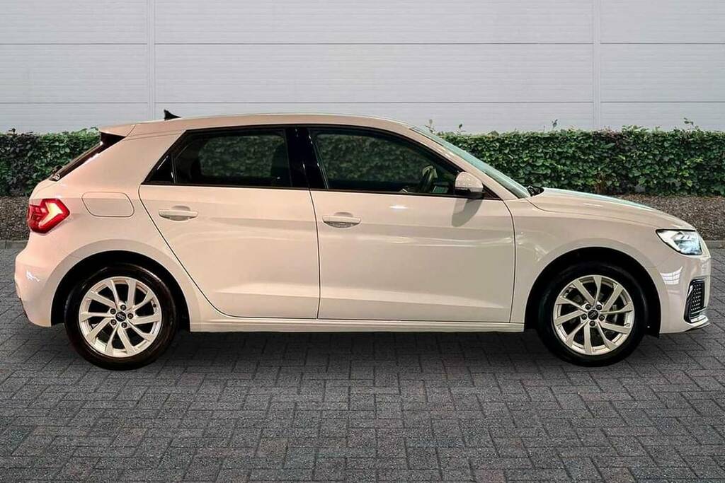 Audi A1 25 Tfsi Sport BT74YHU White #4
