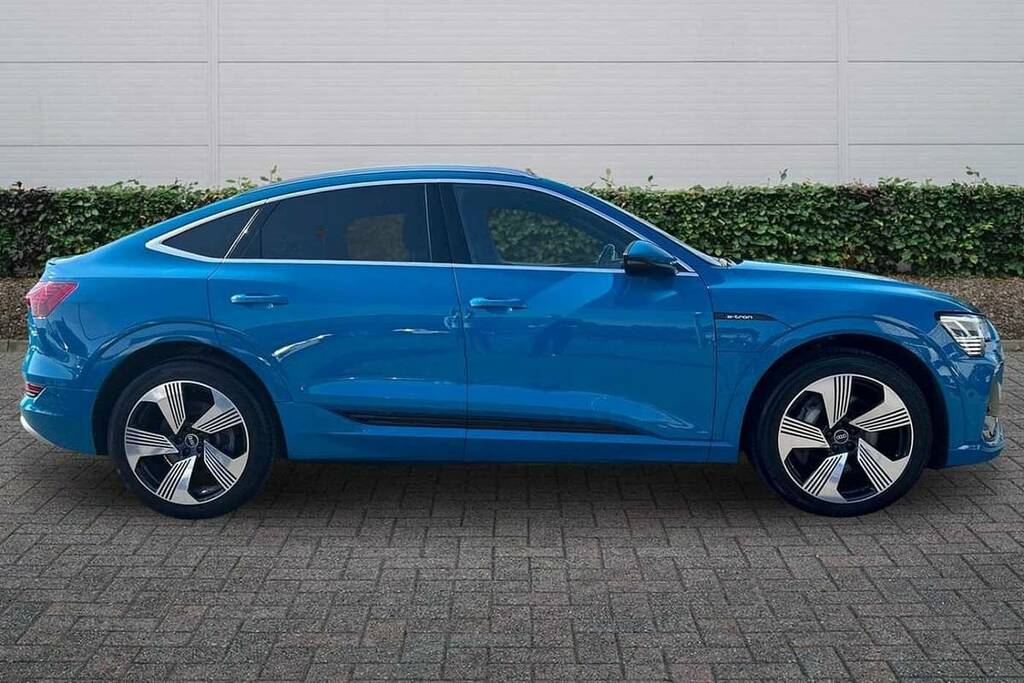 Audi E-tron 230Kw 50 Quattro 71Kwh S Line FT21UWF Blue #4
