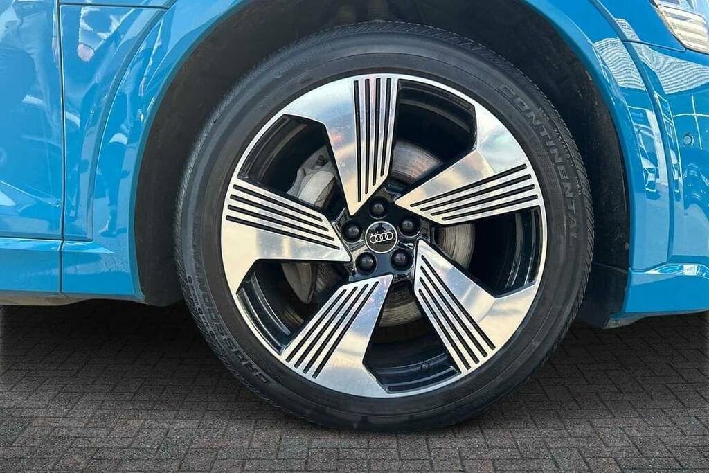 Audi E-tron 230Kw 50 Quattro 71Kwh S Line FT21UWF Blue #5