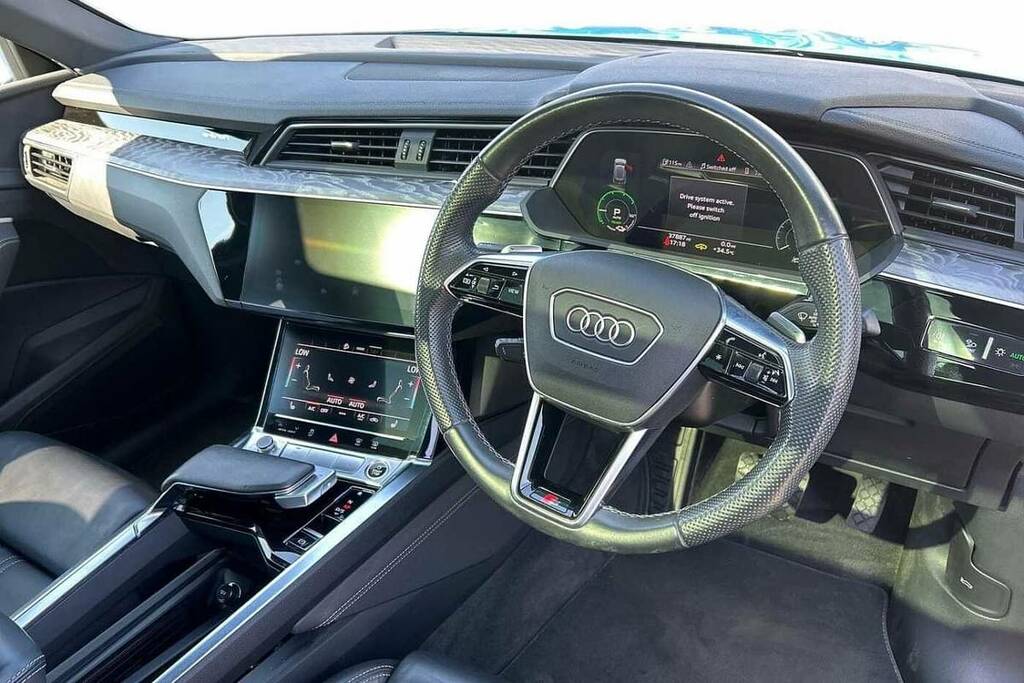 Audi E-tron 230Kw 50 Quattro 71Kwh S Line FT21UWF Blue #6