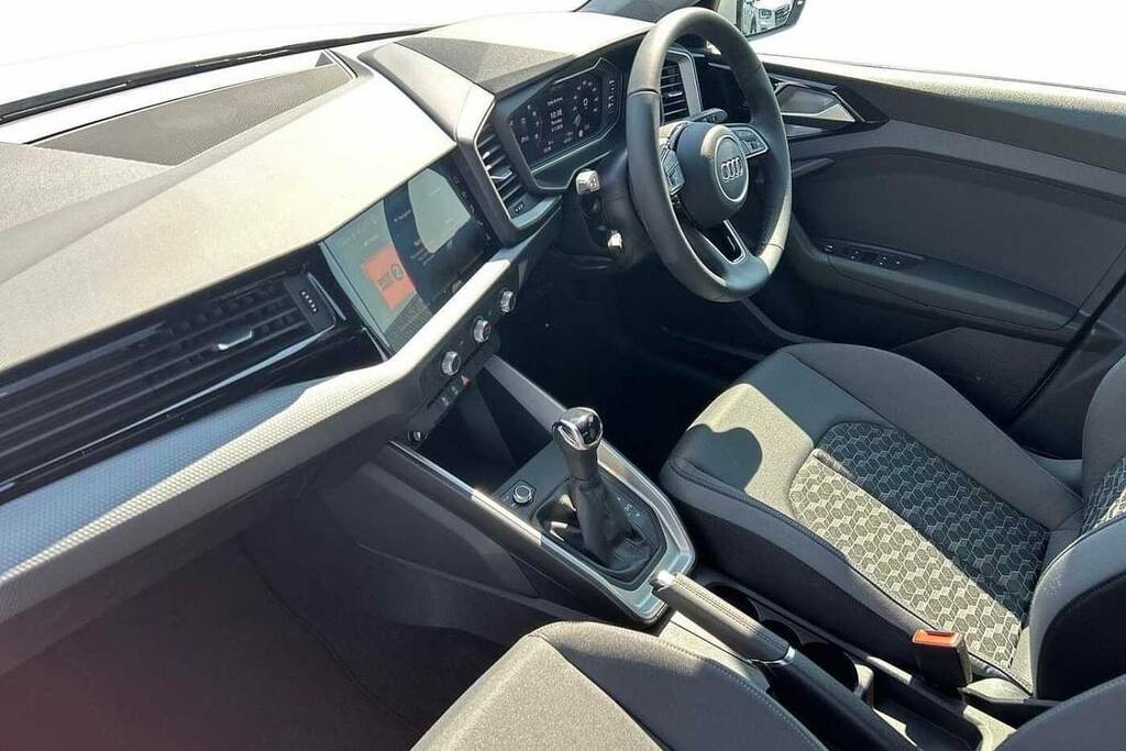 Audi A1 25 Tfsi Sport S Tronic VA26DXJ White #2