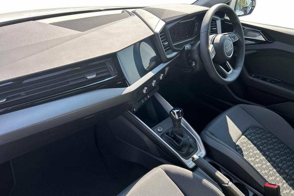 Audi A1 25 Tfsi Sport S Tronic VA26KUE White #2
