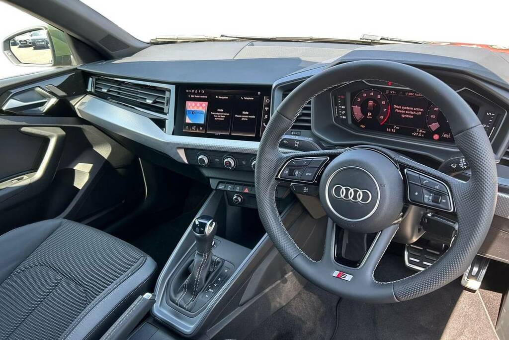 Audi A1 30 Tfsi S Line S Tronic VA26DWE Green #4