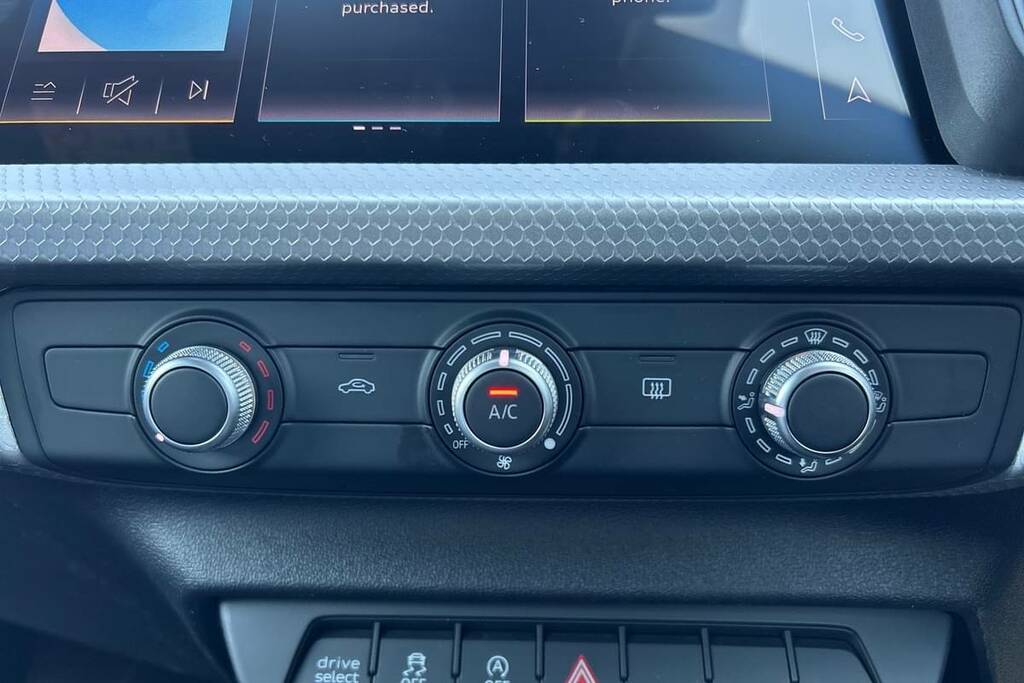 Audi A1 30 Tfsi S Line S Tronic VA26DWE Green #6