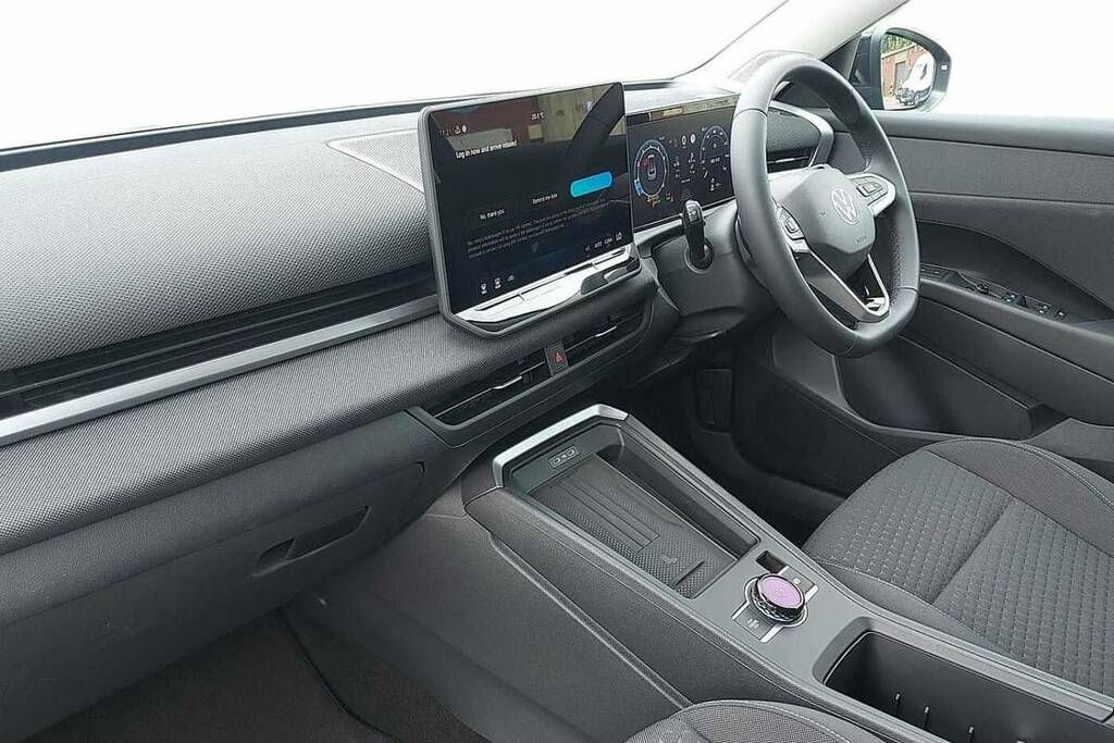 Volkswagen T-Roc 1.5 Etsi 150 Life Dsg BW26VNZ Black #2