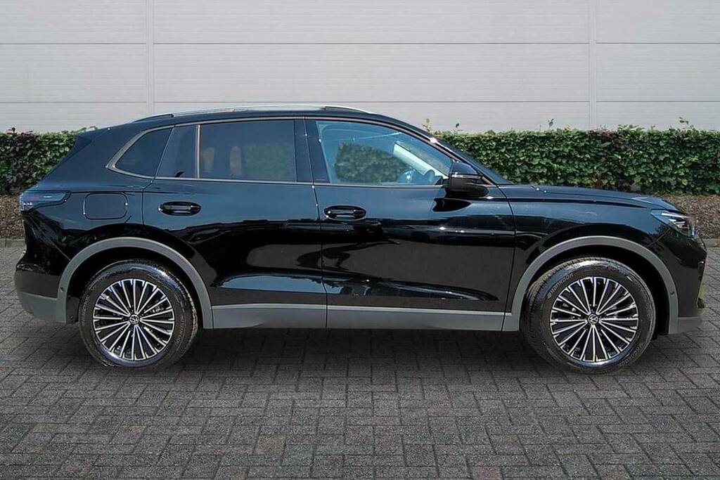 Volkswagen Tiguan 1.5 Etsi 150 Match Dsg BW26VKS Black #4