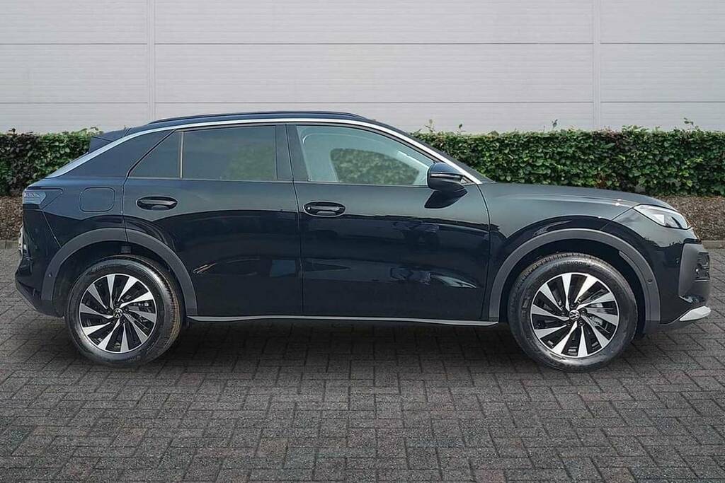Volkswagen T-Roc 1.5 Etsi 150 Life Dsg BP26NKA Black #4
