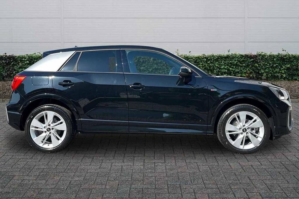 Audi Q2 35 Tfsi S Line S Tronic BG26FFD Black #4