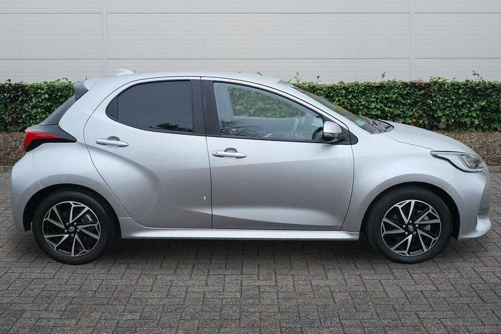 Toyota Yaris 1.5 Hybrid Design Cvt Silver #5