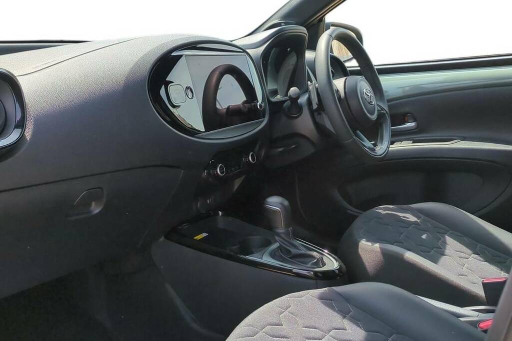 Toyota Aygo X 1.0 Vvt-i Edge #7