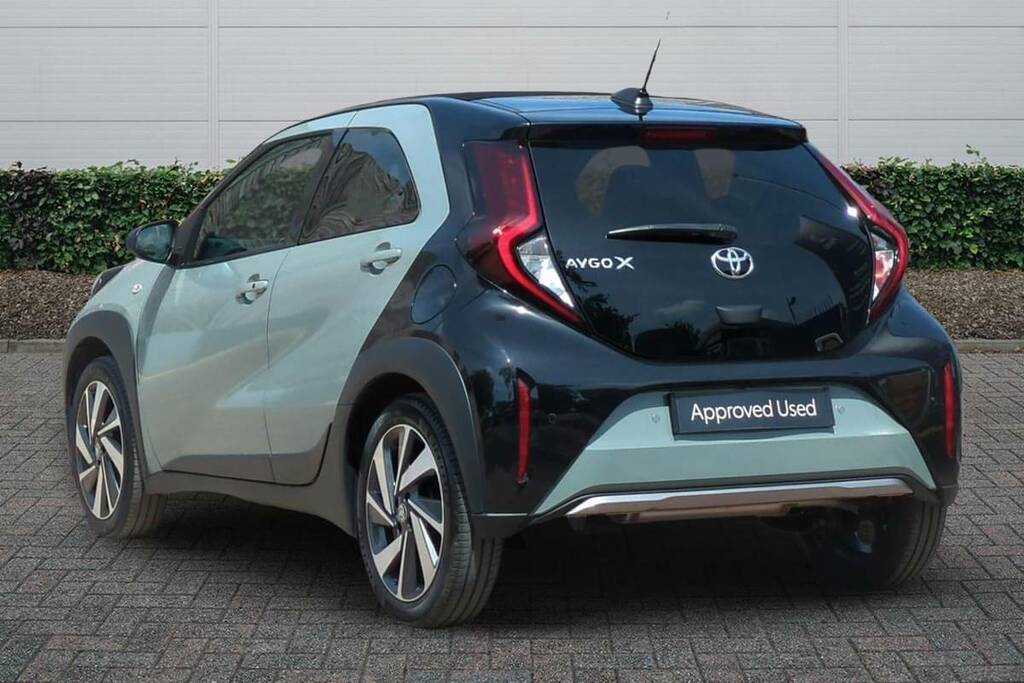 Toyota Aygo X 1.0 Vvt-i Exclusive #2