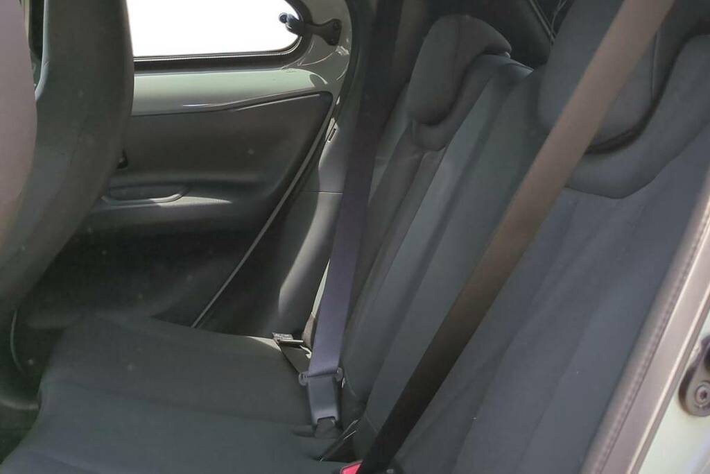 Toyota Aygo X 1.0 Vvt-i Edge #9