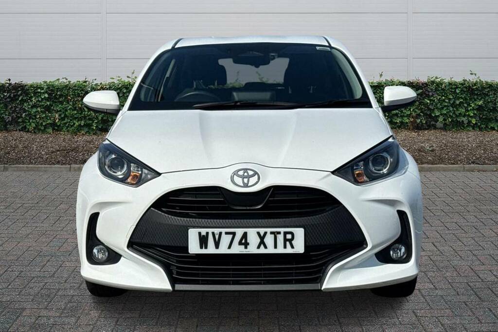 Toyota Yaris 1.5 Hybrid Icon Cvt White #3