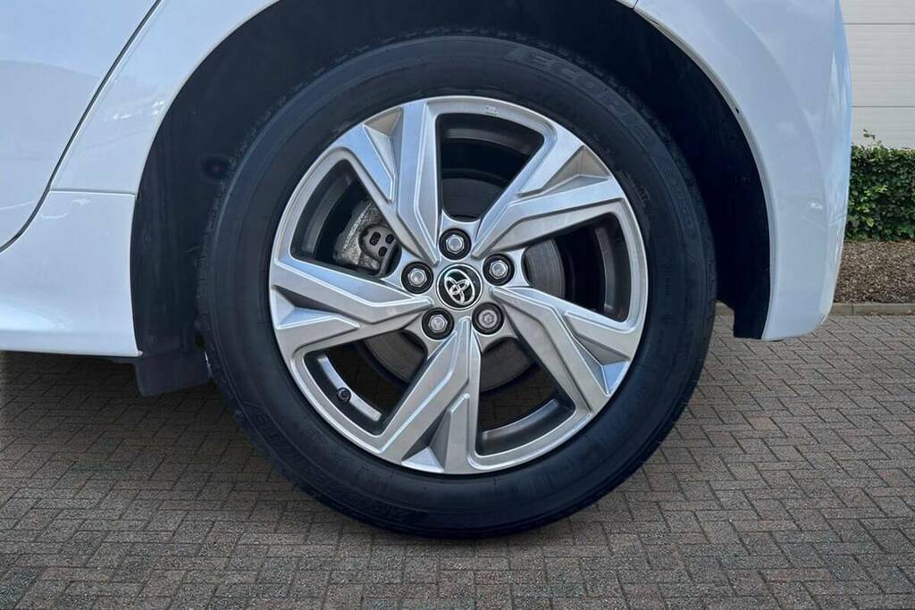 Toyota Yaris 1.5 Hybrid Icon Cvt White #6