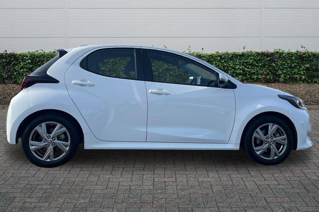 Toyota Yaris 1.5 Hybrid Icon Cvt White #5
