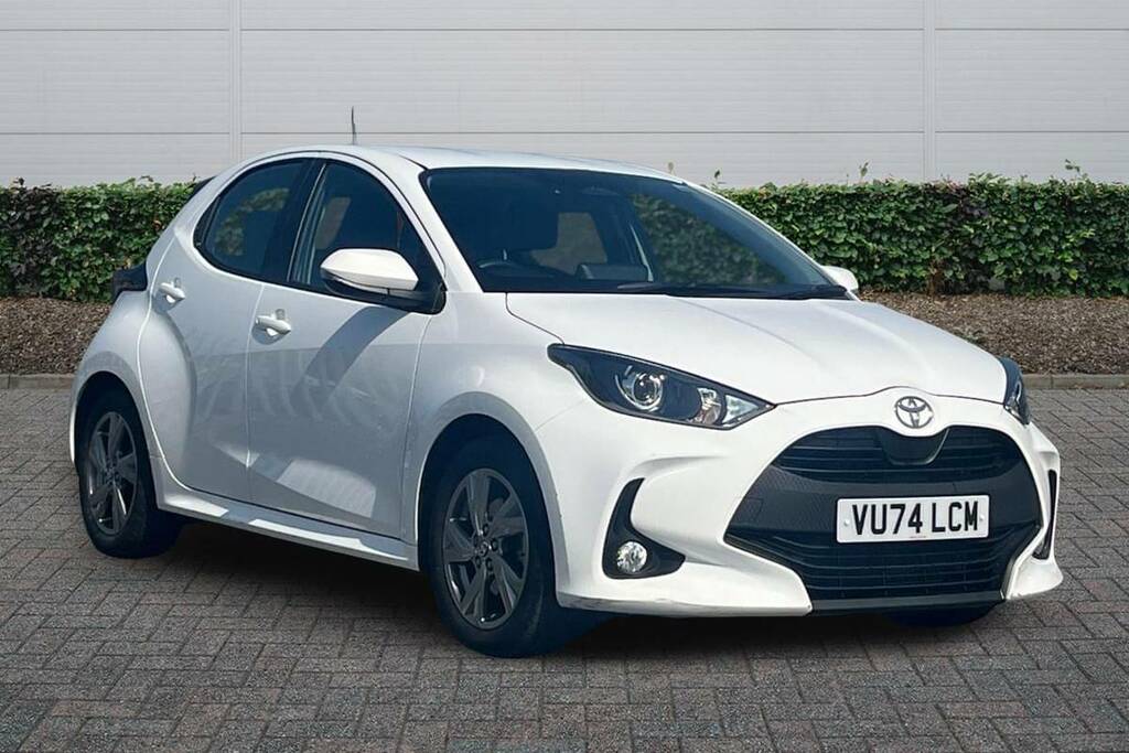 Toyota Yaris 1.5 Hybrid Icon Cvt White