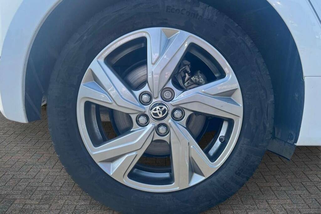 Toyota Yaris 1.5 Hybrid Icon Cvt VU74LCM White #6