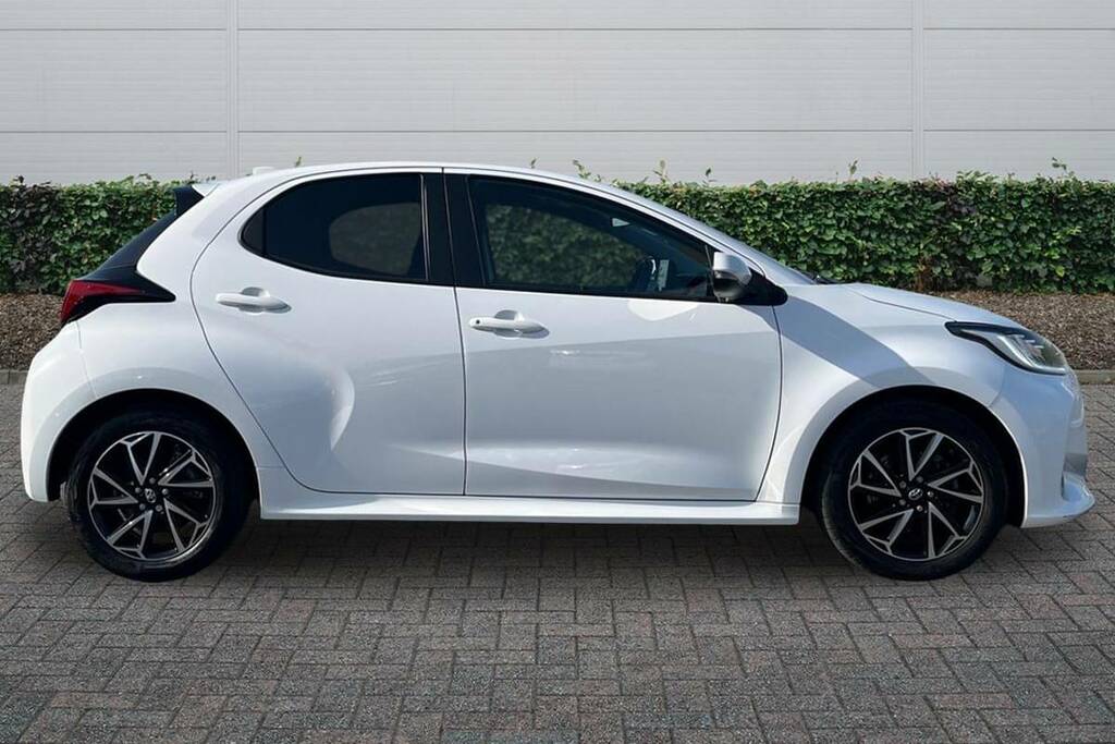 Toyota Yaris 1.5 Hybrid Design Cvt White #5