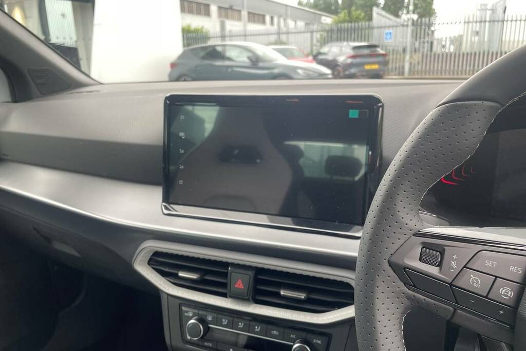 Seat Arona 1.0 Tsi 115 Fr First Edition White #3