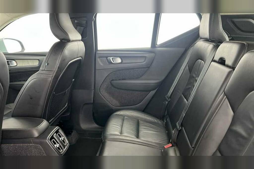Volvo XC40 1.5 T3 163 Inscription Geartronic Silver #6
