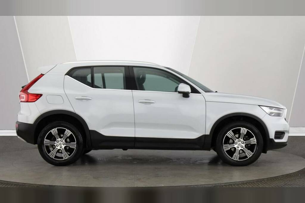 Volvo XC40 1.5 T3 163 Inscription Geartronic Silver #2