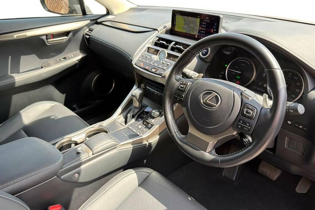 Lexus NX 300H 2.5 Takumi Cvt Pan Roof Silver #12