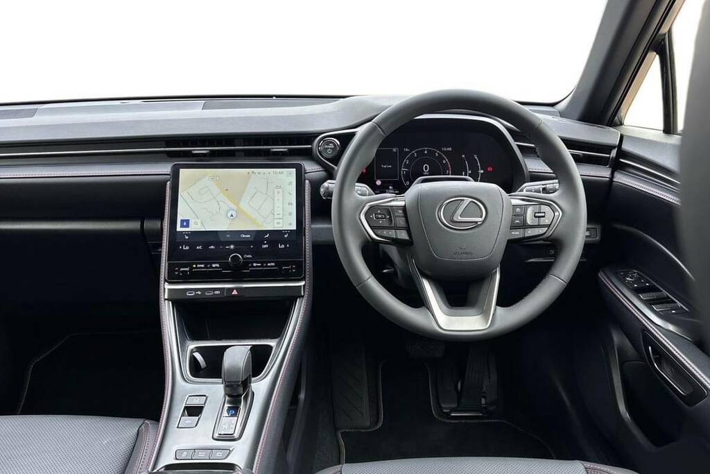 Lexus LBX 1.5 Premium E-cvt White #6