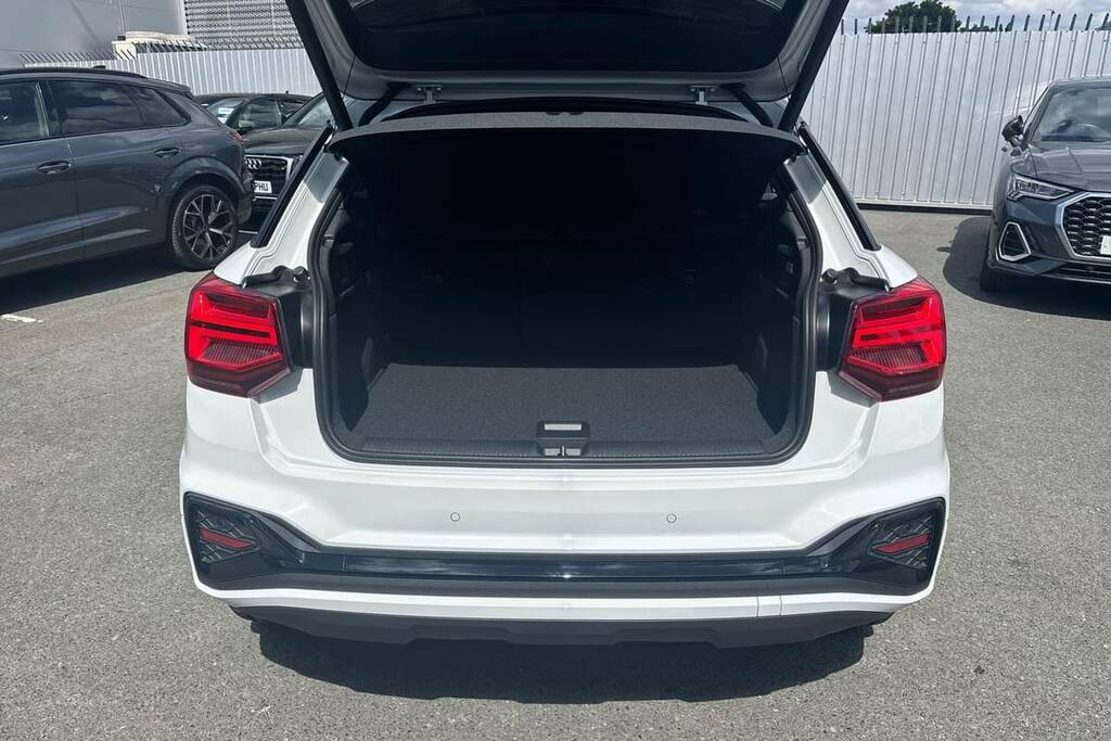 Audi Q2 35 Tfsi Black Edition S Tronic White #2