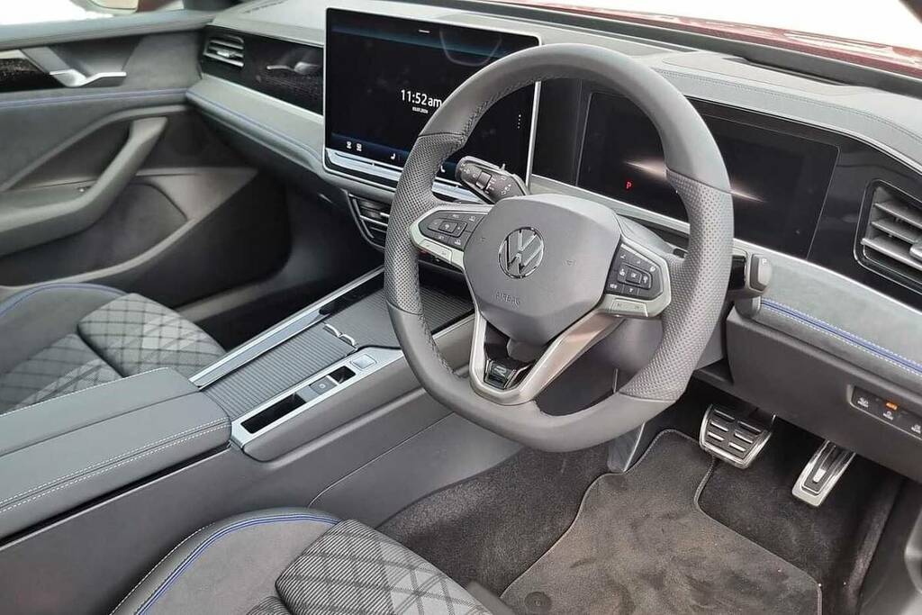 Volkswagen Passat 1.5 Etsi R-line Dsg Red #6