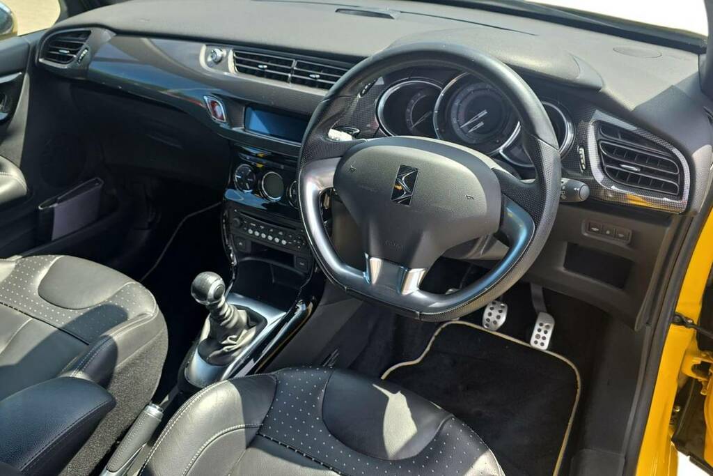 Citroen DS3 1.6 E-hdi 115 Airdream Dsport Plus Yellow #3