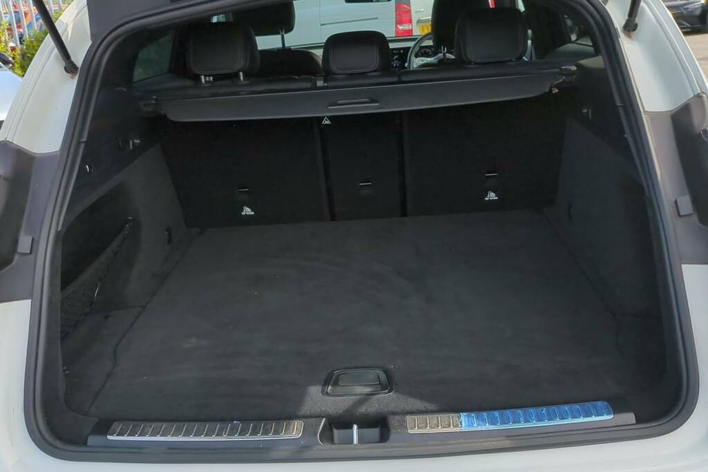 Mercedes-Benz EQC 400 300Kw Amg Line Premium Plus 80Kwh White #2