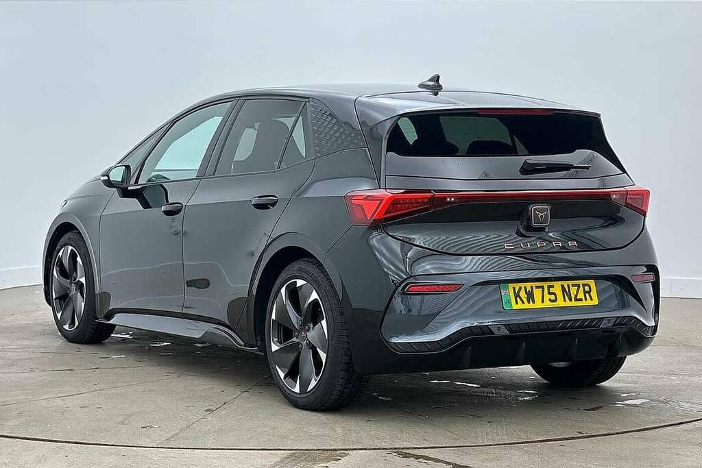 Cupra Born 170Kw E-boost V2 59Kwh KW75NZR Black #3
