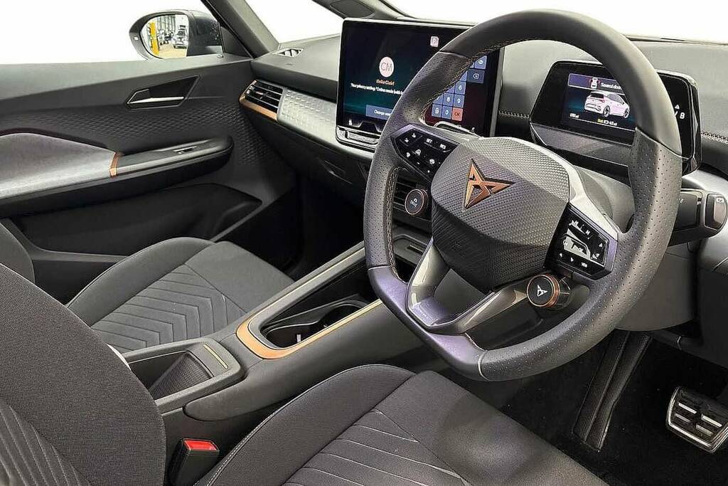 Cupra Born 170Kw E-boost V2 59Kwh KW75NZR Black #6