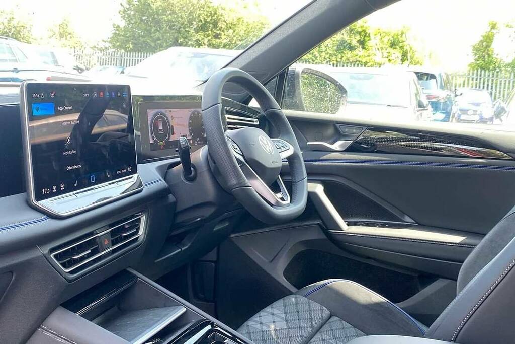 Volkswagen Tiguan 2.0 Tdi R-line Dsg VK25NHP Black #2