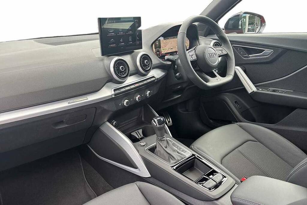 Audi Q2 35 Tfsi Black Edition S Tronic VN26YGD Red #2