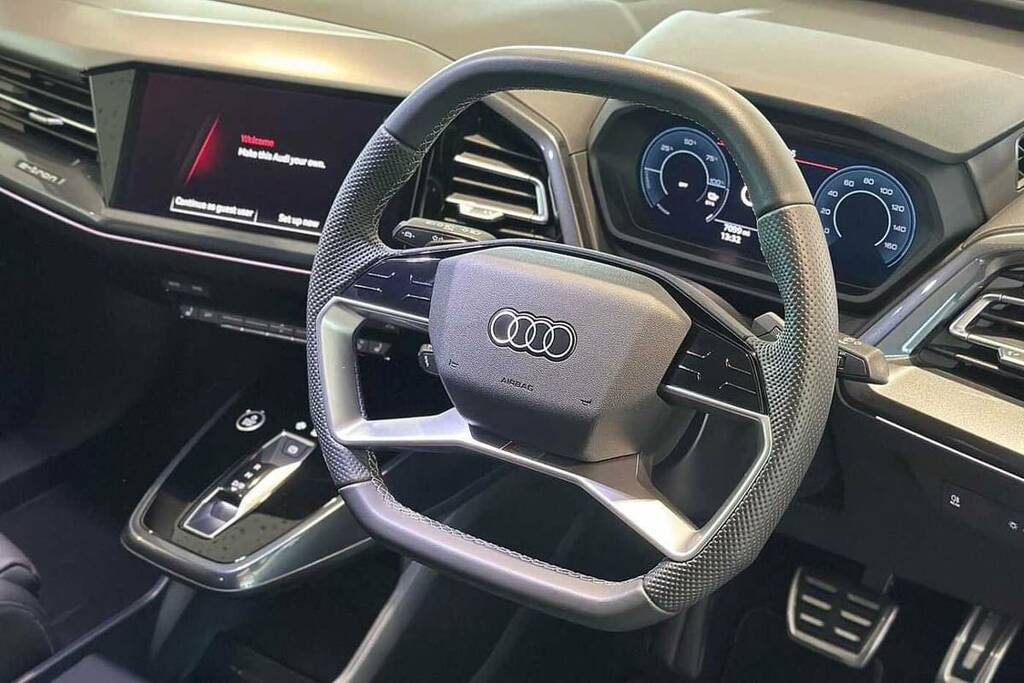 Audi Q4 E Tron 210Kw 45 82Kwh Black Edition Grey #6