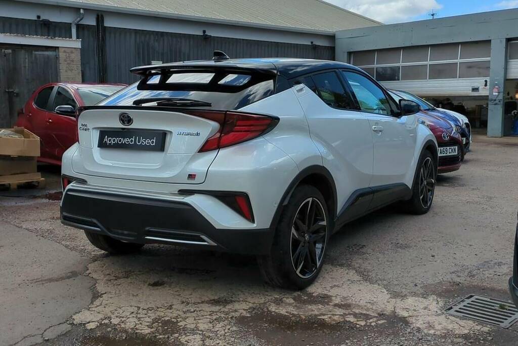 Toyota C-Hr 1.8 Hybrid Excel Cvt White #8