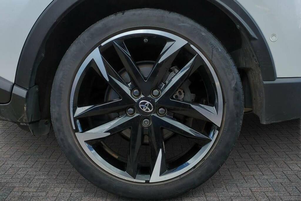 Toyota C-Hr 1.8 Hybrid Excel Cvt White #18