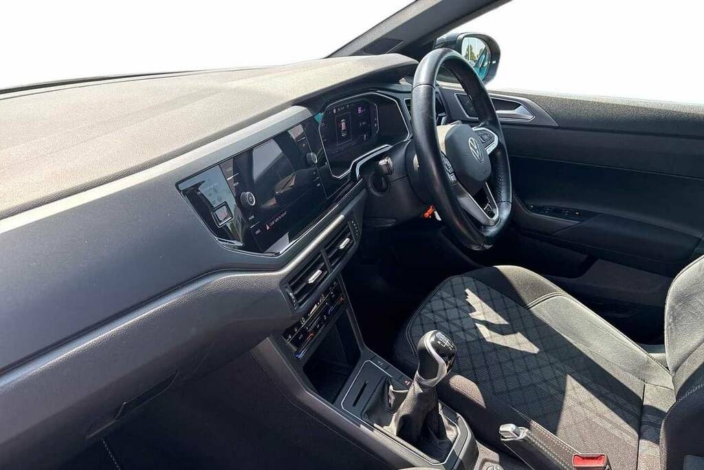 Volkswagen Taigo 1.0 Tsi 110 R-line BG23CHD Black #2